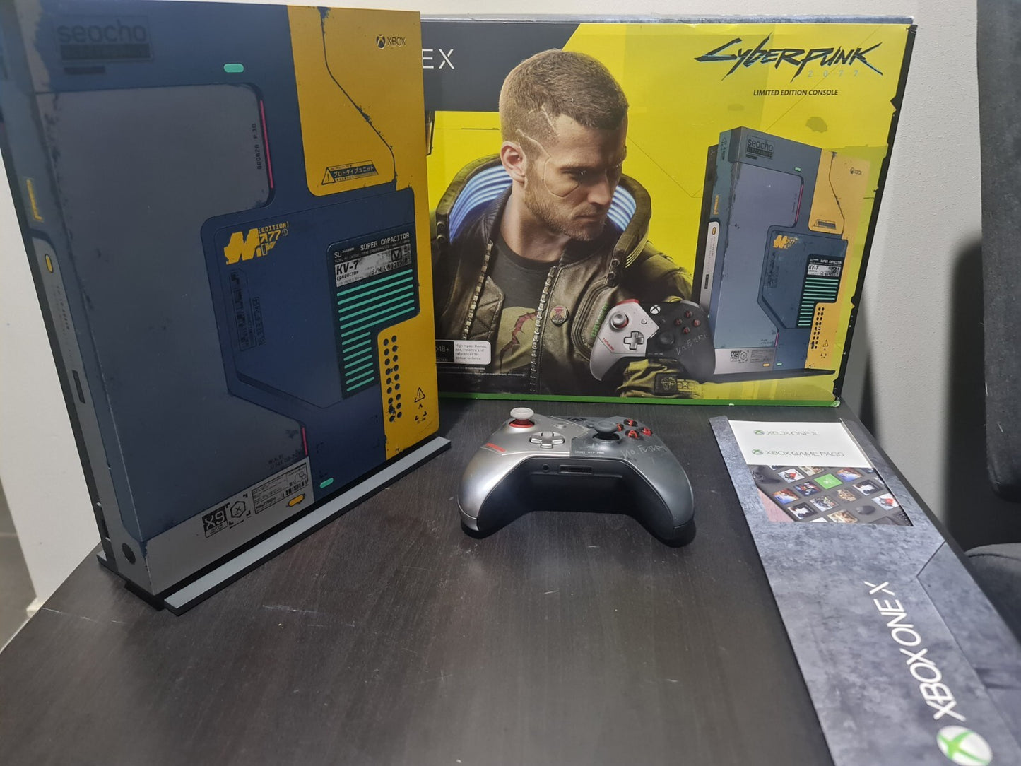 Boxed Xbox One X | Cyberpunk 2077 Limited Edition 1TB Console CIB | Tested0