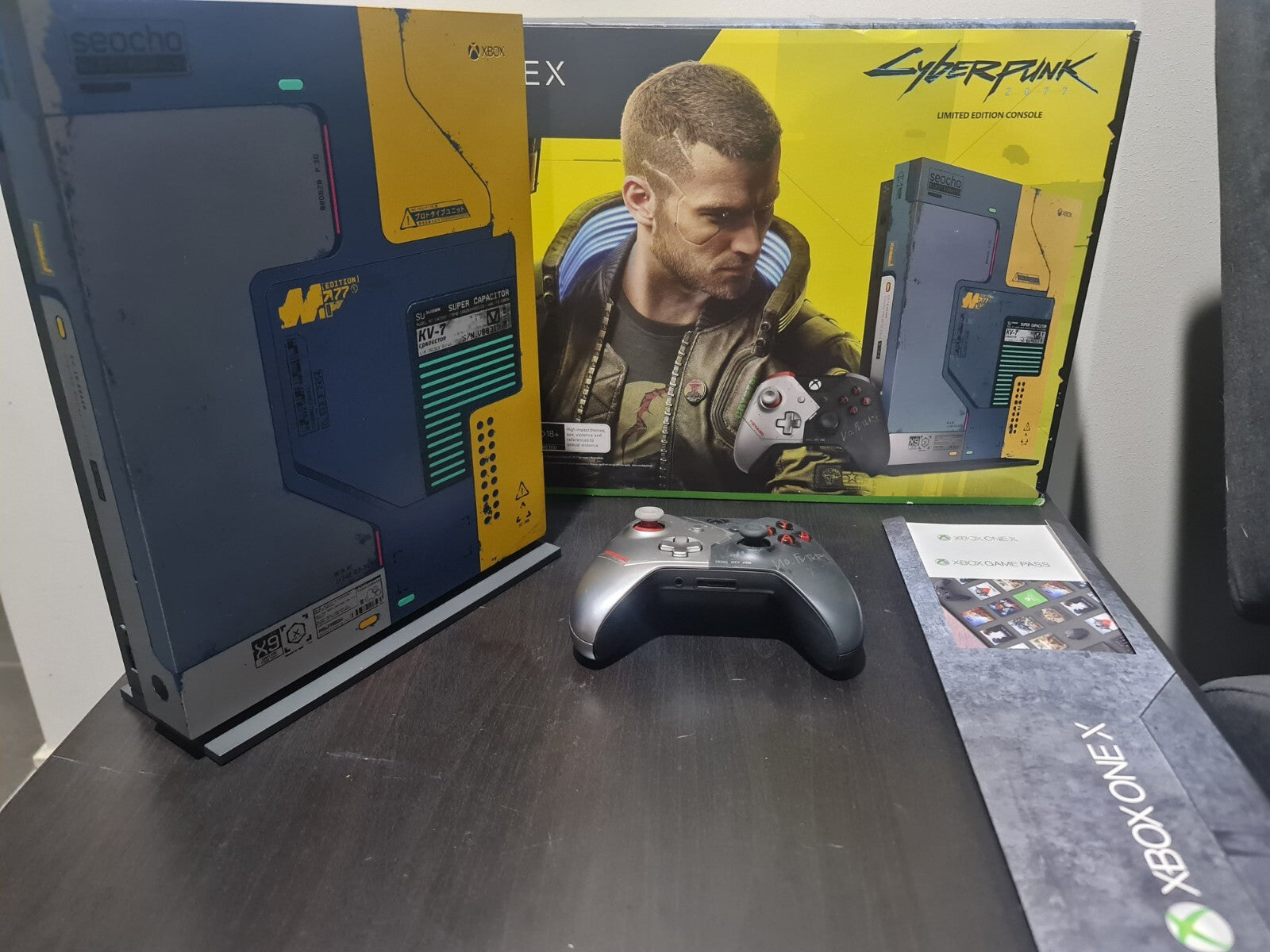 Boxed Xbox One X | Cyberpunk 2077 Limited Edition 1TB Console CIB | Tested0